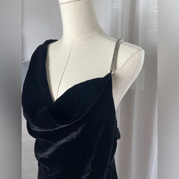 NWT Zara Black Velvet Asymmetric Chain Dress Blogger's Favorite 9274/507 Medium - Picture 5 of 11